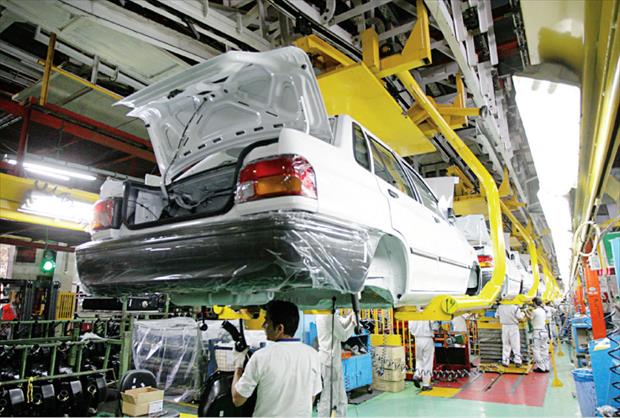 خطر تعدیل نیروی انسانی در صنعت خودرو با افزایش دستمزدها/ زیان انباشته خودروسازان تشدید می شود؟ خطر تعدیل نیروی انسانی در صنعت خودرو با افزایش دستمزدها/ زیان انباشته خودروسازان تشدید می شود؟